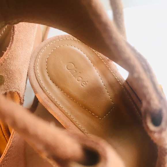 $1295 🌟CHLOE🌟 WEDGE NUDE SUEDE GLADIATOR SANDAL - Picture 5 of 8